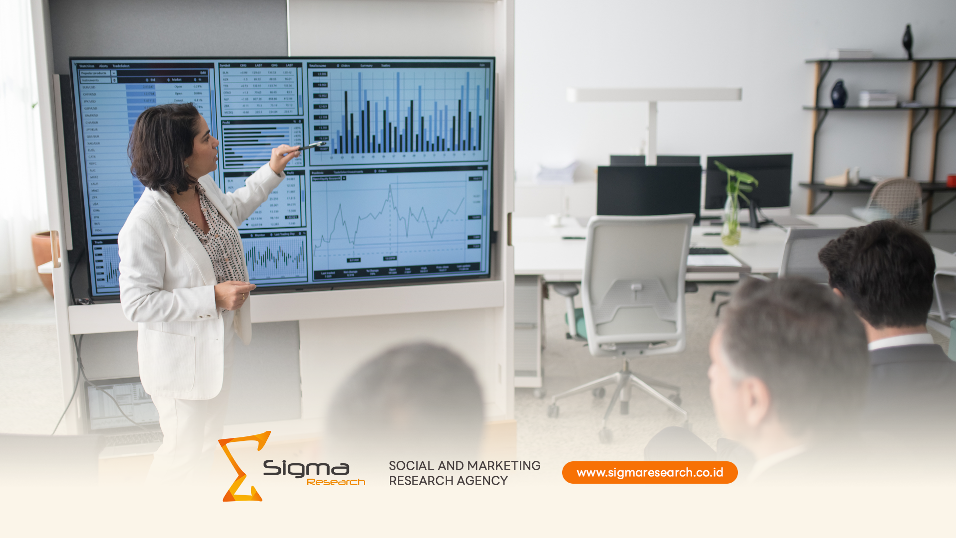 Ilustrasi Change Management di Era AI dengan pemimpin mengelola transformasi berbasis data dalam organisasi
