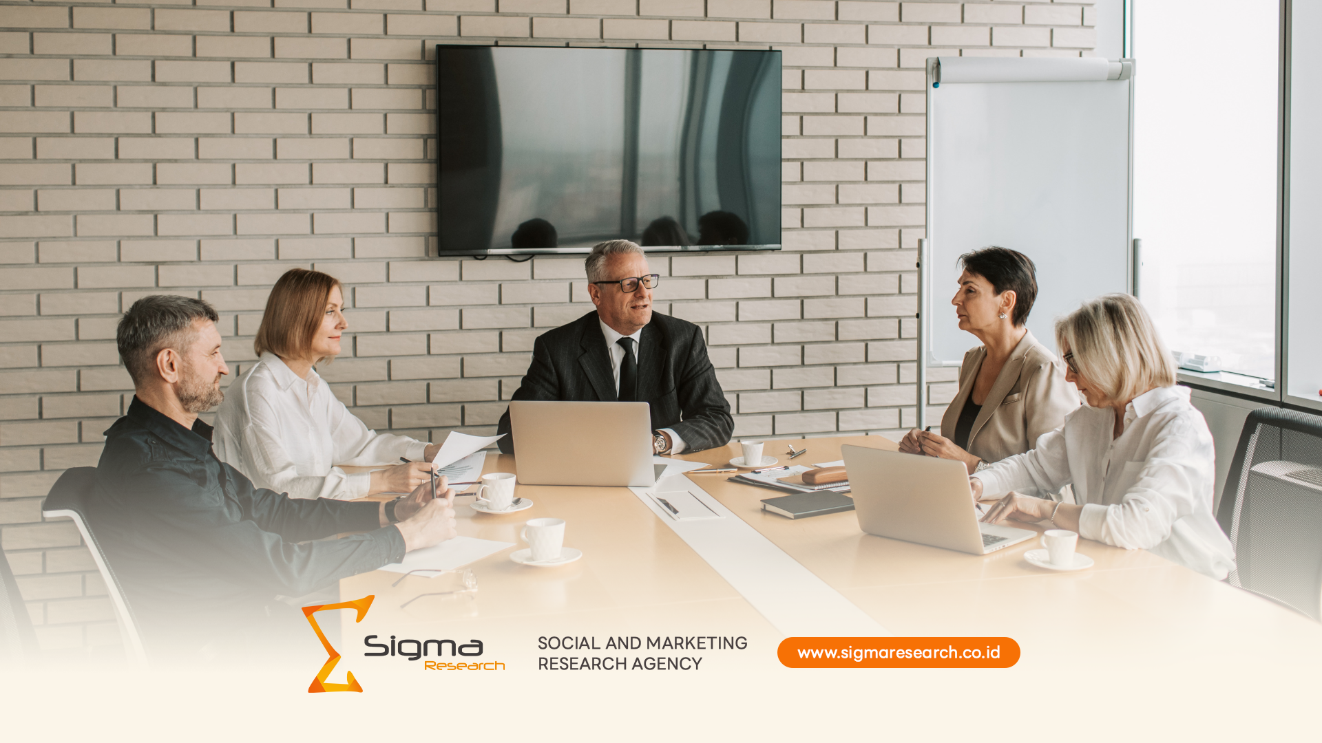 Grafik Consumer Insight 2025 yang menunjukkan hubungan antara data digital dan pemahaman emosional.